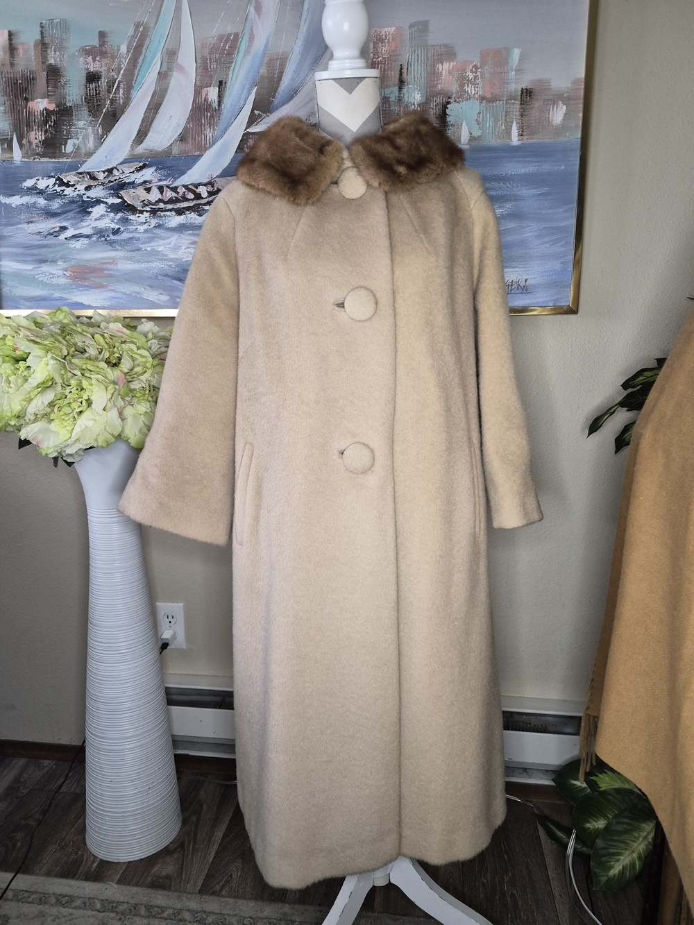 Vintage Carlisle Tan Wool-Blend Long Pea Coat with Brown Fur Collar